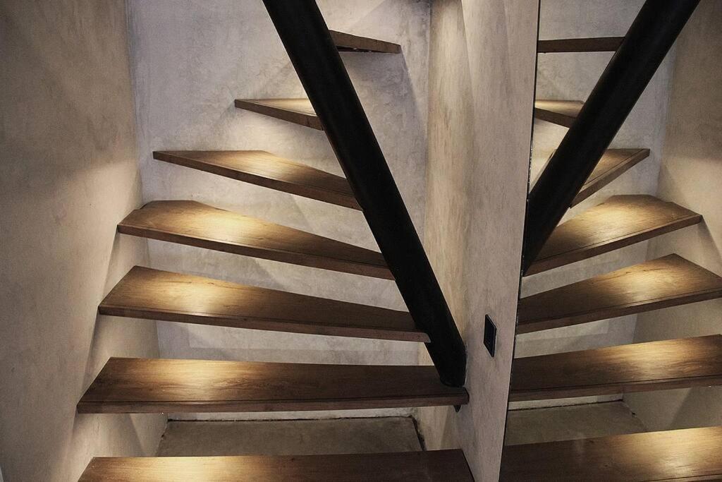 Q Loft - Tropical - Designer Loft - *