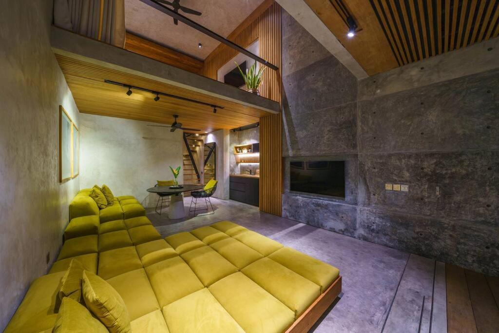 Villa Q Loft - Tropical - Designer Loft - *