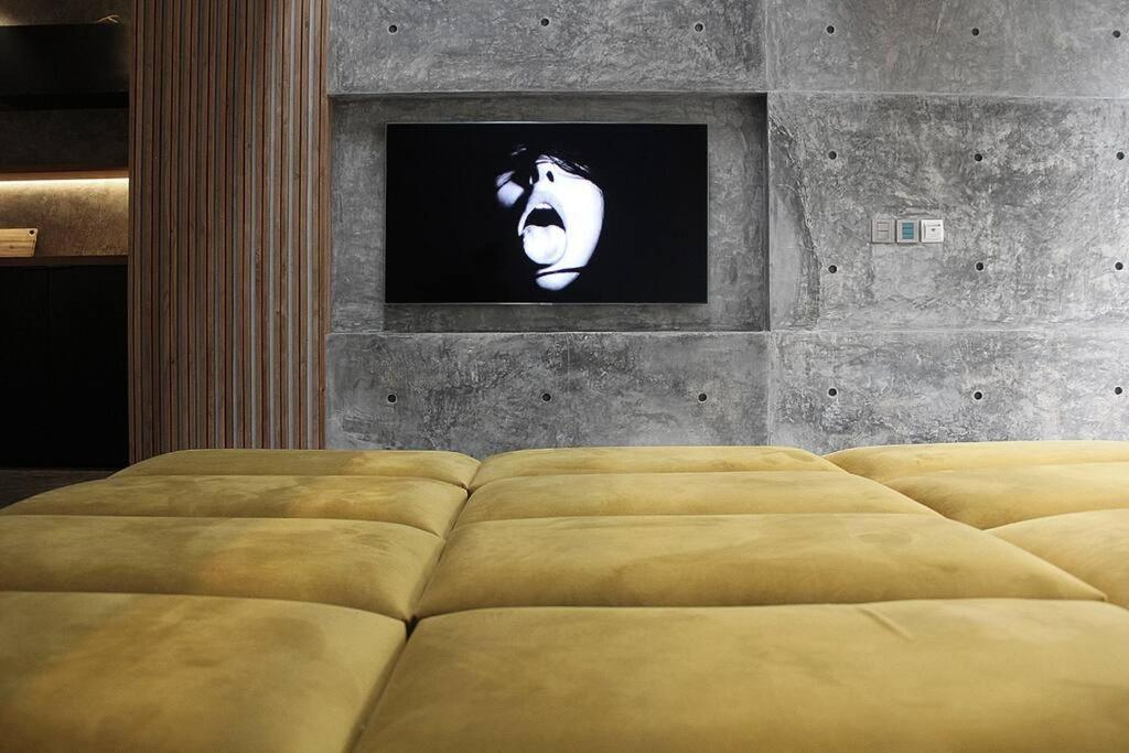 Q Loft - Tropical - Designer Loft -