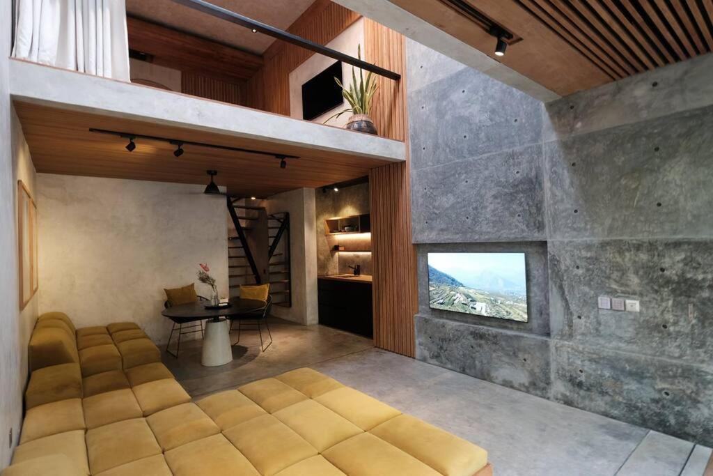 Villa Q Loft - Tropical - Designer Loft - *