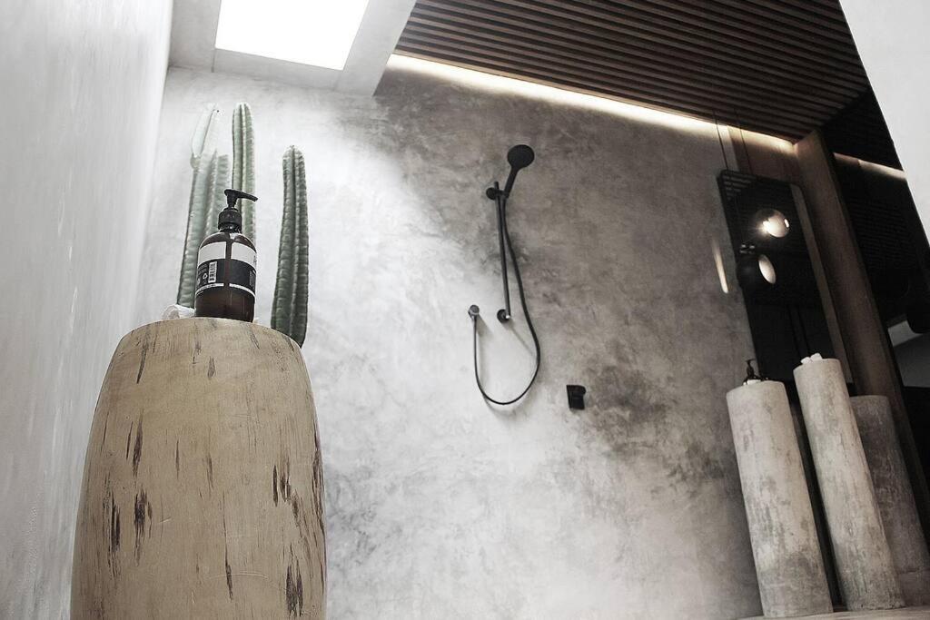 Villa Q Loft - Tropical - Designer Loft -